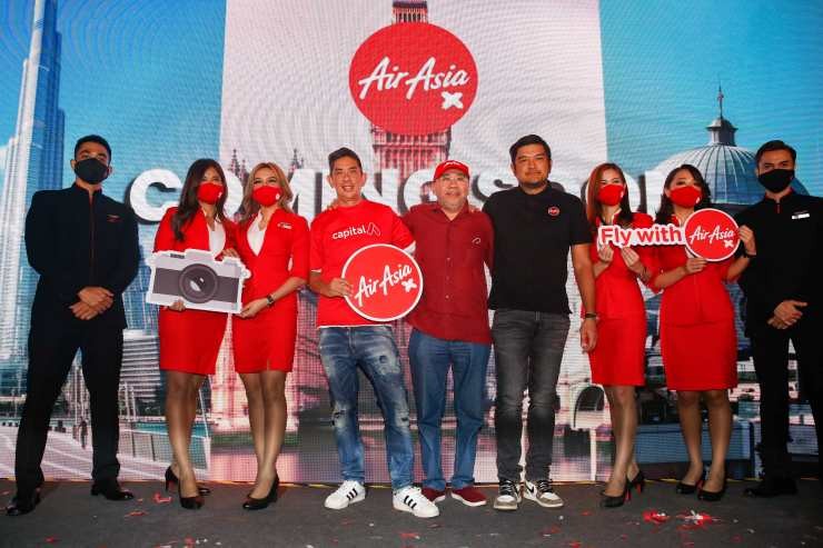 (Fourth from left) Colin Currie, President (Commercial) of Capital A; Datuk Kamarudin Meranun, Executive Chairman of Capital A; and Benyamin Ismail, CEO of AirAsia X at the AirAsia X relaunched event held in Kuala Lumpur.