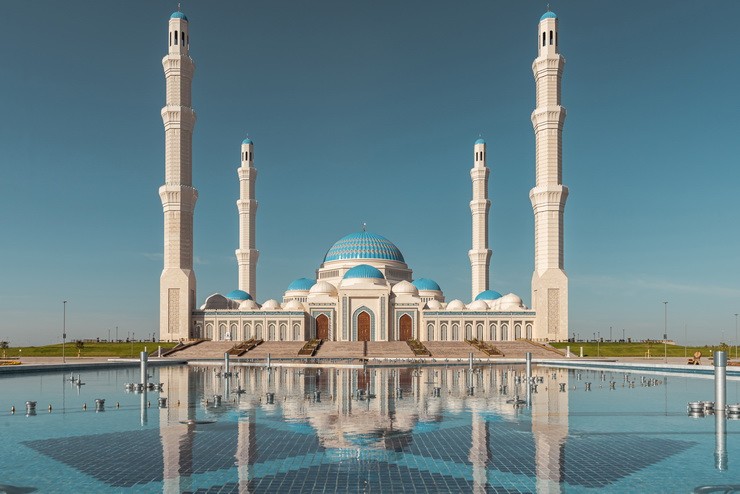 A candidate for Guinness World Records, Nur Sultan Grand Mosque is open to visitors! (Photo: Business Wire)