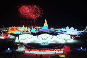Photo shows the annual firework show in Harbin Ice and Snow World on New Year's eve.