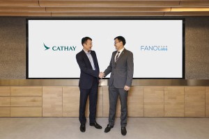  Cathay Director Digital and IT Lawrence Fong (left) and Fano Labs Co-Founder and CEO Dr Miles Wen (right).
