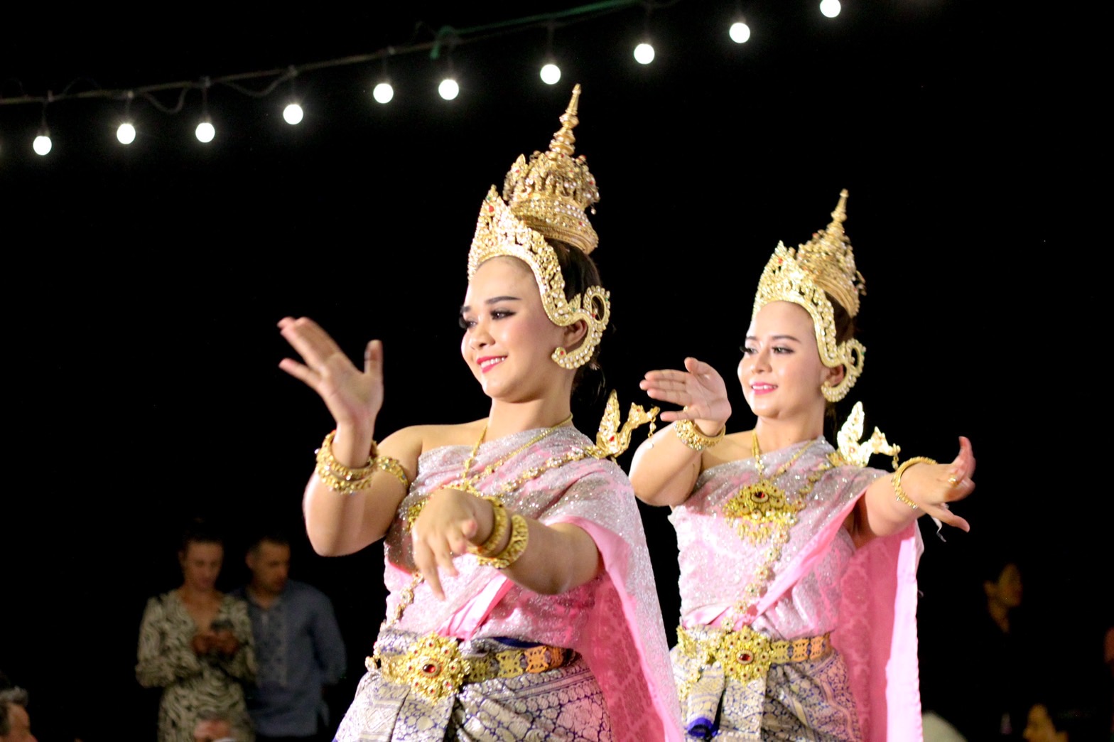 Thai dancing performance by the Lookmai Nattasin Hua Hin group