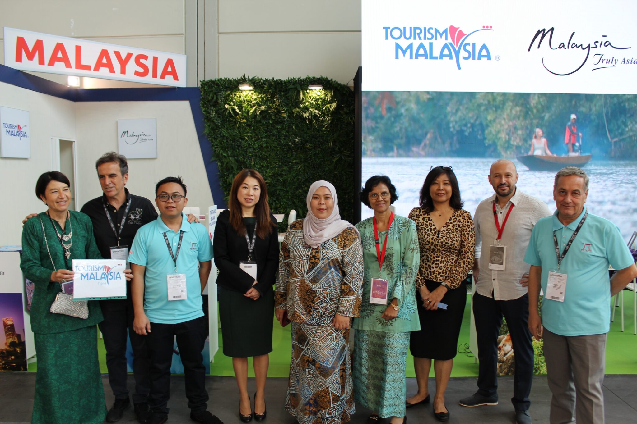 Tourism Malaysia with Malaysian co-exhibitors at TTG Travel Experience 2023