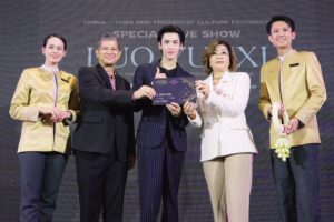 Luo Yunxi presented with ‘Friends of Thailand recognition