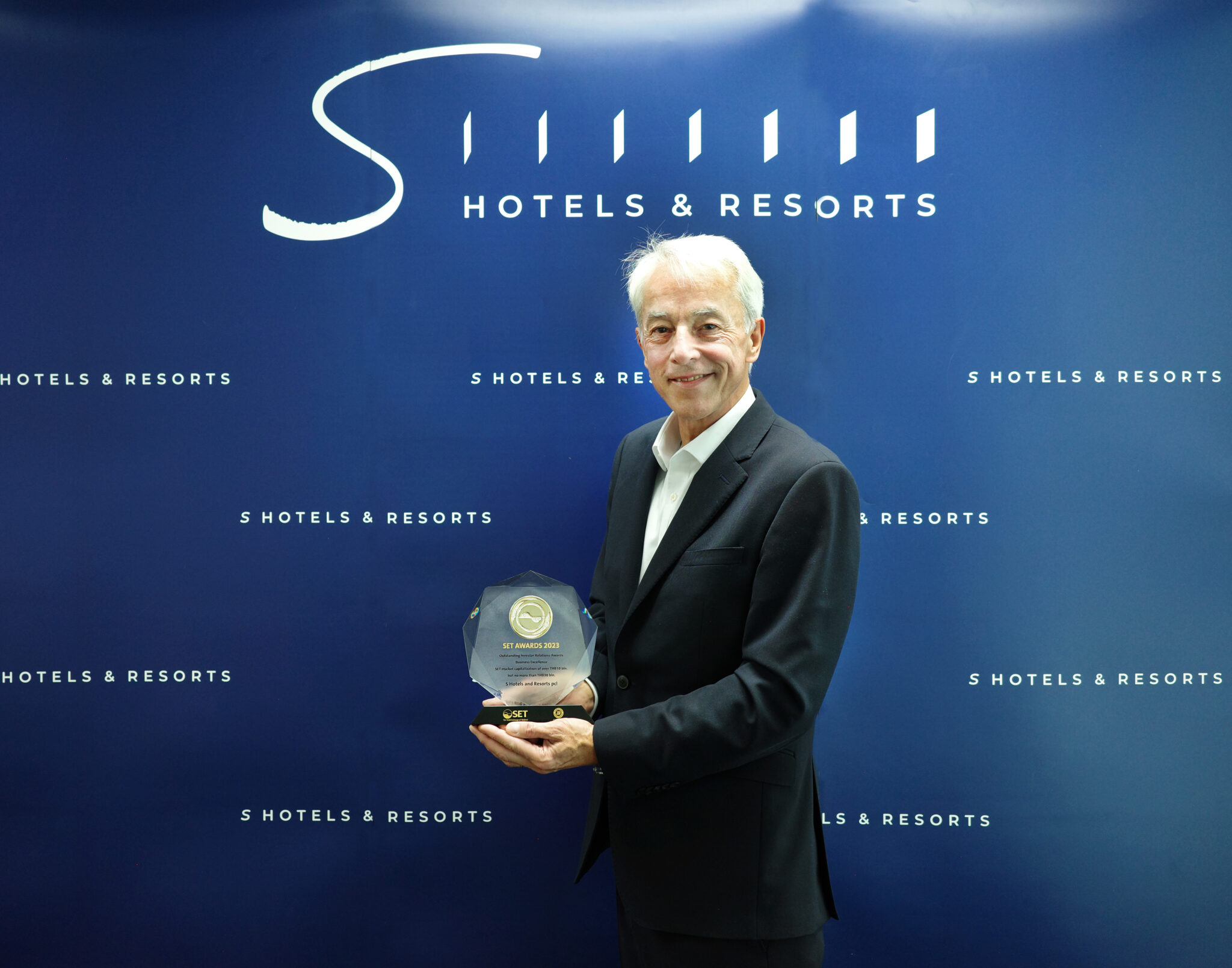 Mr. Michael Marshall, CEO, S Hotels & Resorts was presented with the “Outstanding Investor Relations Award 2023” from the Stock Exchange of Thailand (SET) and Money & Banking magazine
