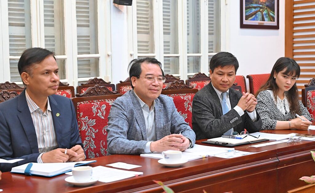 VNAT’s Vice Chairman Ha Van Sieu at the meeting (Photo: TITC)