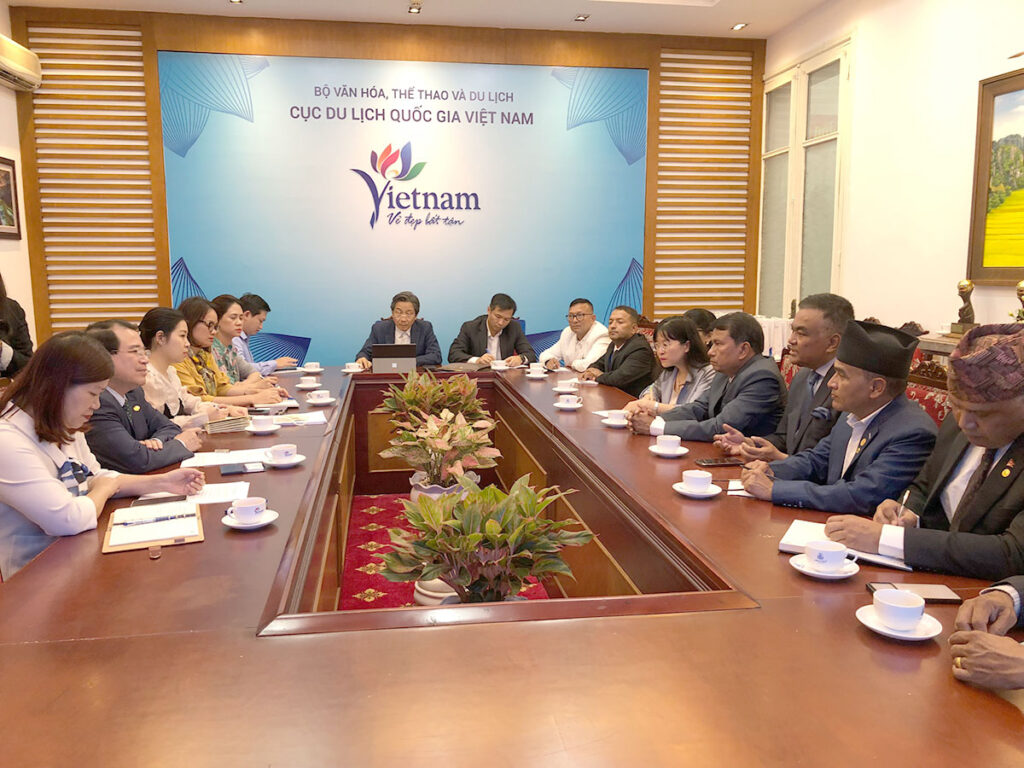 Vietnam Tourism and Nepal Meeting 2