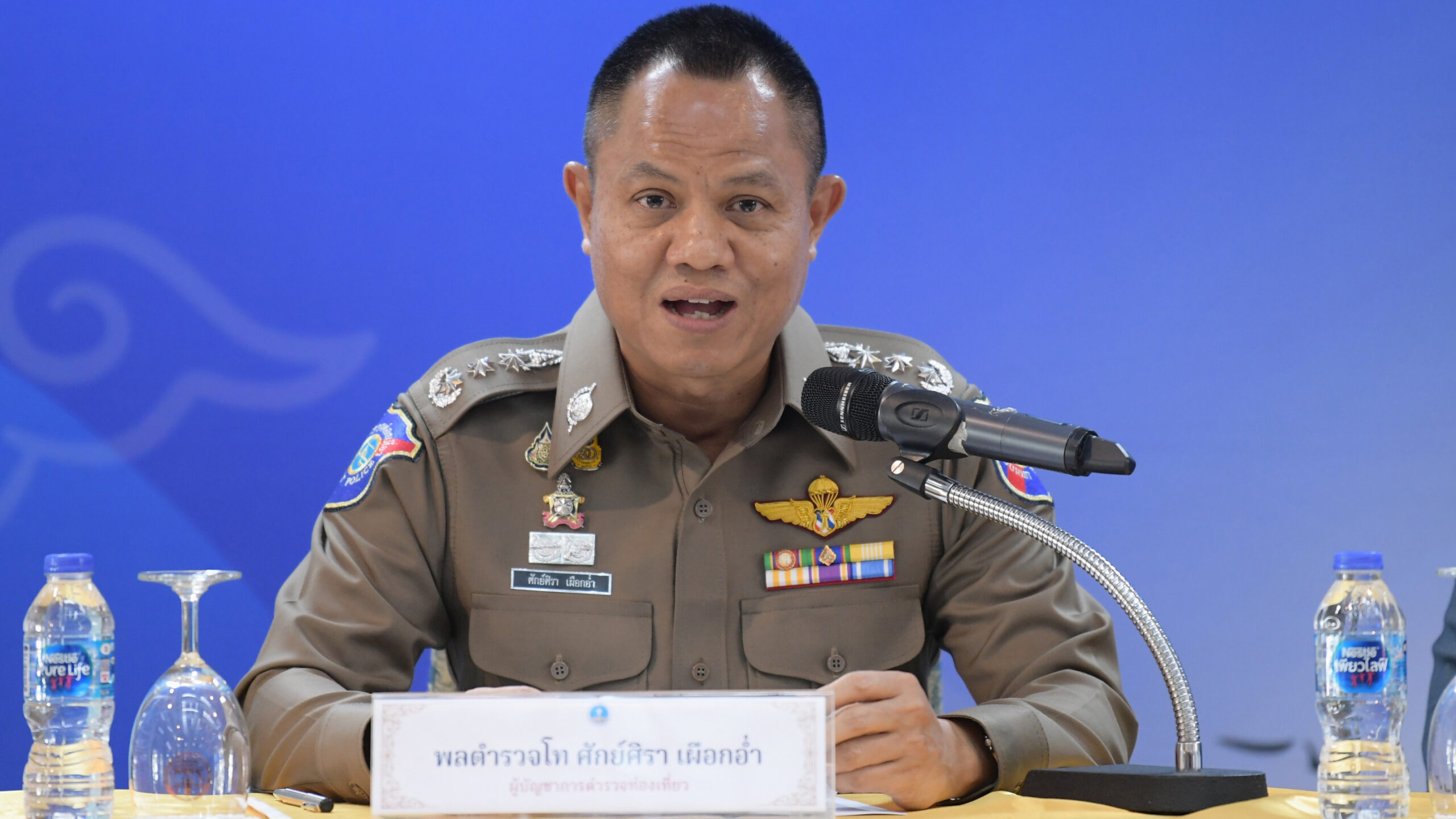 Pol. Lt. Gen. Saksira Pheuk-um, Commissioner of the Tourist Police