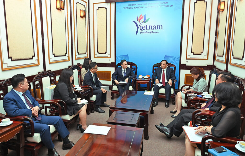 Vietnam officials having a meeting