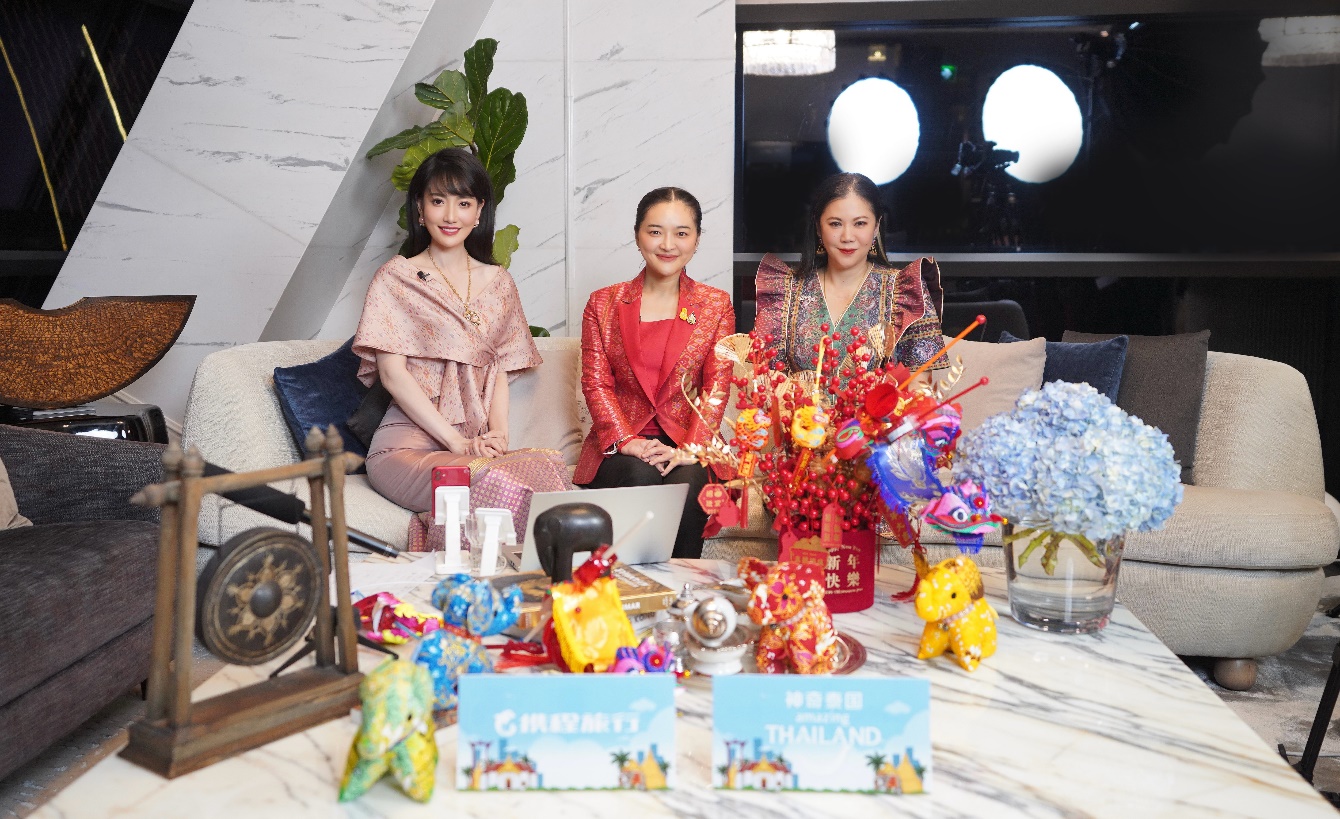 (From left to right) Ms Sun Tianxu, Vice President, Trip.com Group; Ms Sudawan Wangsuphakijkosol, Minister of Tourism and Sports; and Ms Thapanee Kiatphaibool, Governor, Tourism Authority of Thailand