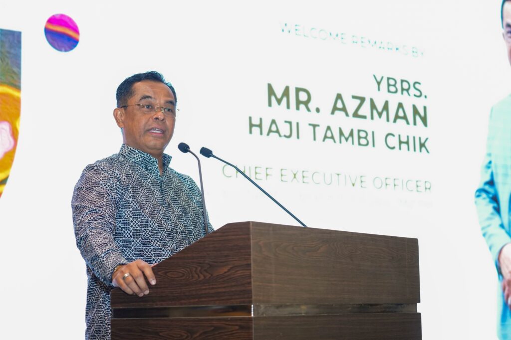 Mr. Azman Haji Tambi Chik, Chief Executive Officer of MyCEB delivers the Welcome Remarks at the MyCEB Industry Networking Reception 2024