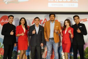 AirAsia officials photo